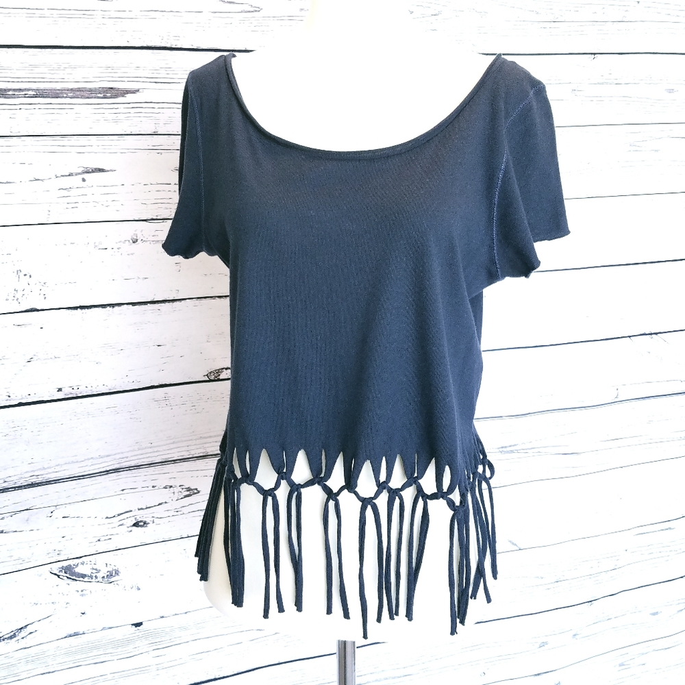 Hollister T-shirt Women's Size Medium Navy Blue Fringe Crop Top 🍋 3/$35